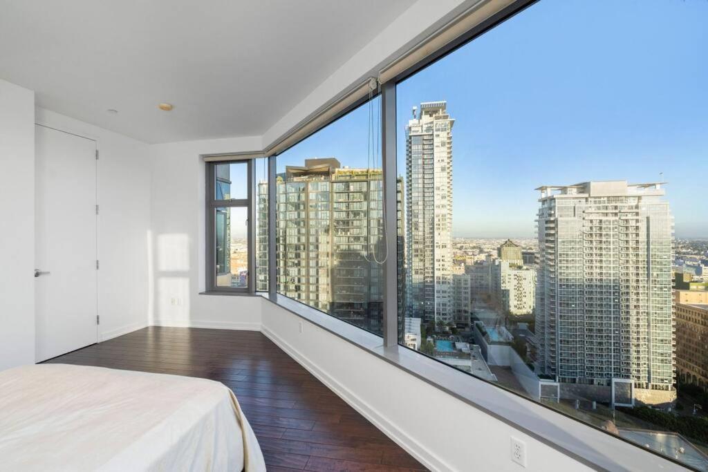 Downtown La With The Breathtaking View 2 Bedrooms And Parking Space Los Angeles