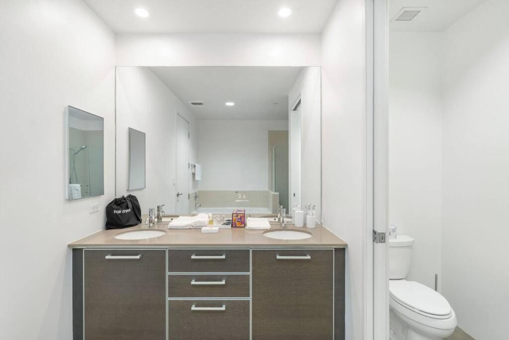Downtown La With The Breathtaking View 2 Bedrooms And Parking Space