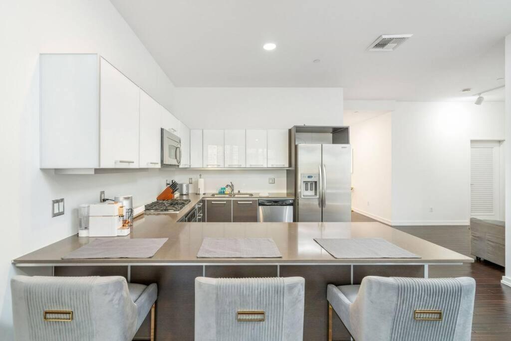 Downtown La With The Breathtaking View 2 Bedrooms And Parking Space Apartment Los Angeles