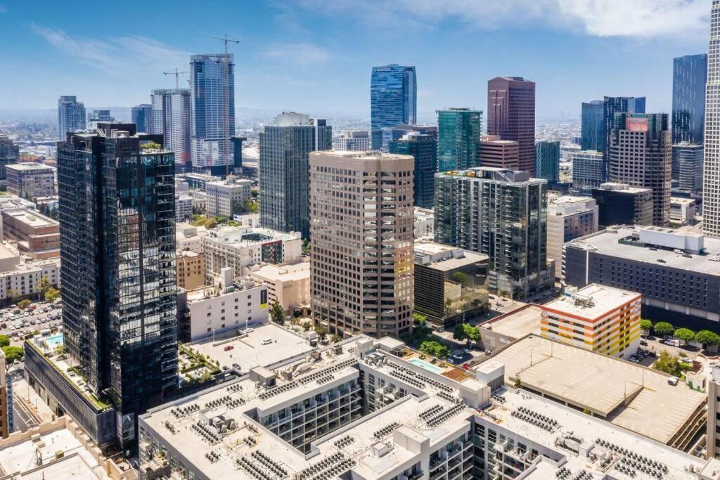 Downtown La With The Breathtaking View 2 Bedrooms And Parking Space